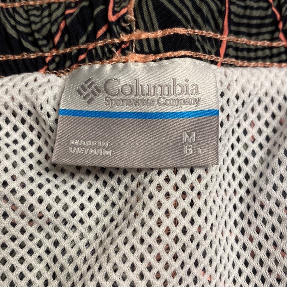Columbia PFG shorts with net inside (never worn) - Picture 4 of 4